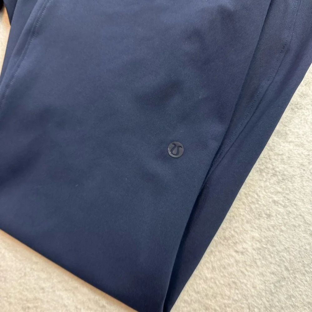 Lululemon On The Fly Crop True Navy Size 6